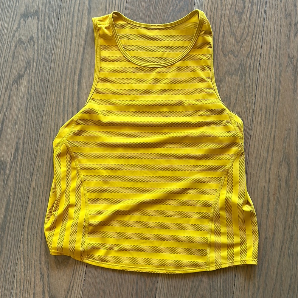 Lululemon “off & running” tank, size 6, honeycomb color